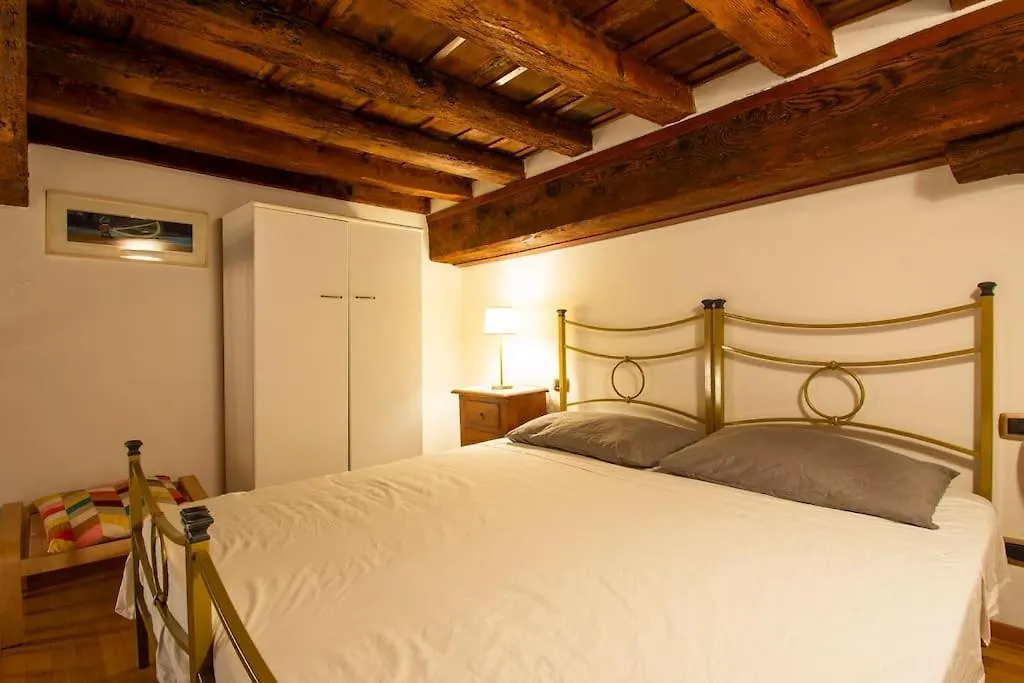 شقة فلورنس  في Demedici Apt W/ 2Br 1' Walk Uffizi & Ponte Vecchio إيطاليا